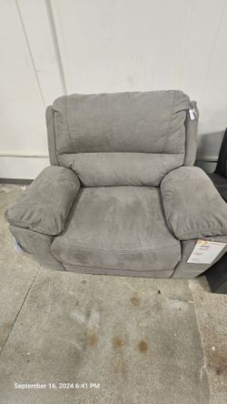 Oversized Power Recliner