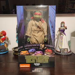 NECA Teenage Mutant Ninja Turtles Movie Raphael in Disguise 1:4 Scale Action Figure