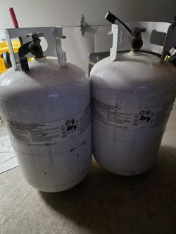 30 Lb Propane Tanks