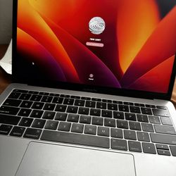 MacBook Pro 13 Inch 2017 