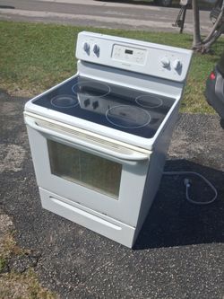 Frigidaire Stove FREE DELIVERY
