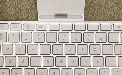 Apple Keyboard