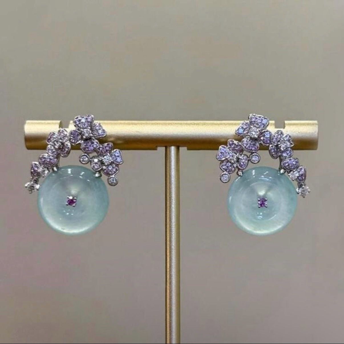Women’s Jade Crystal !!!!