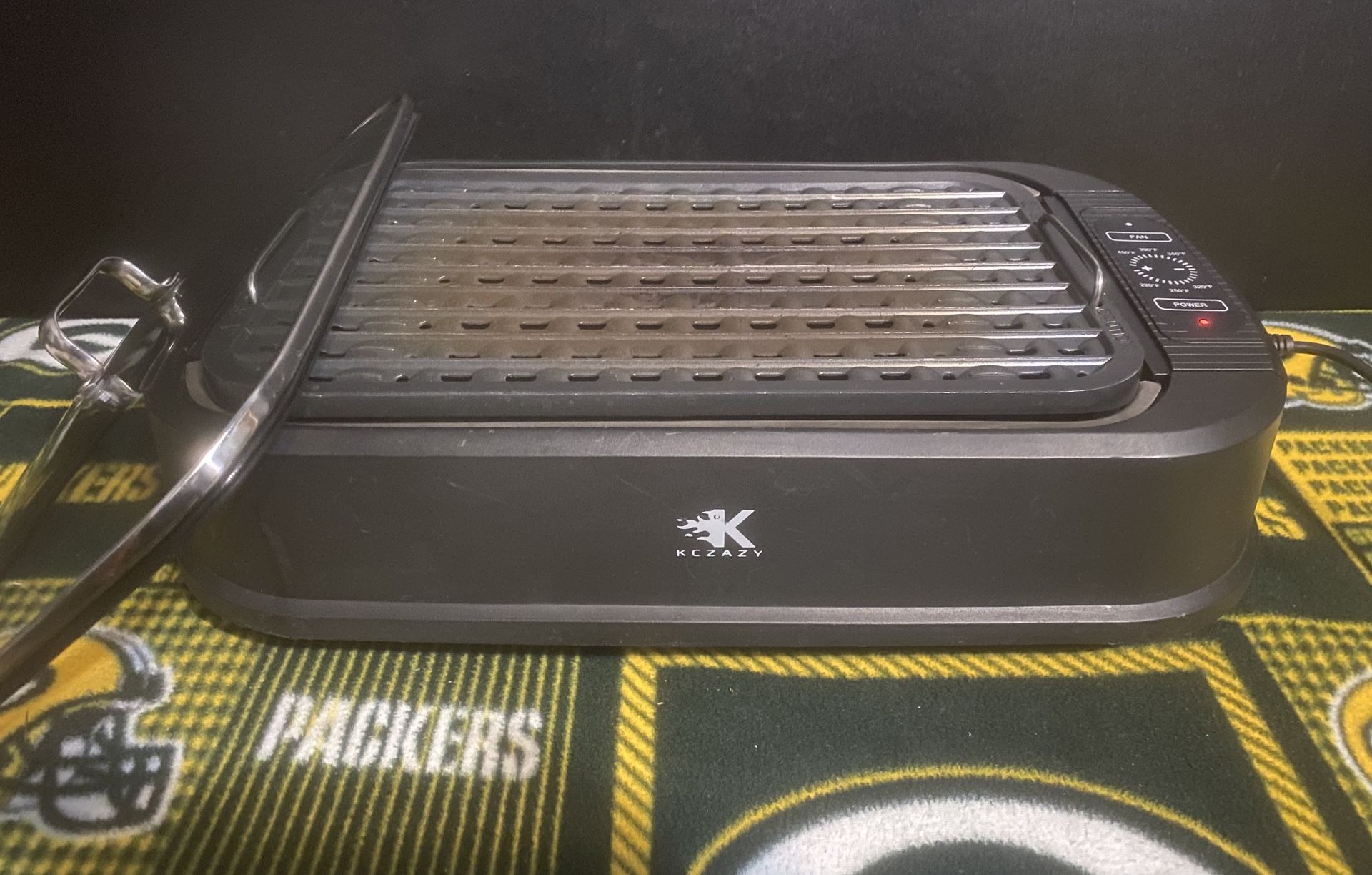 KCZAZY Electric Smokeless Grill with Glass Lid.