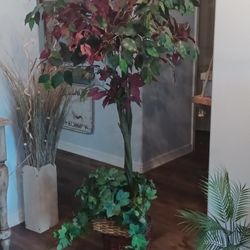 6ft Fake Tree/fake Smaller Plant