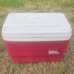 Vintage Igloo Legend 28 Cooler