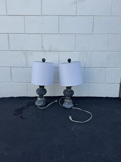 2 Desk Lamps