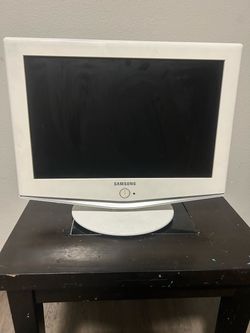 Samsung White LCD Monitor with Stand