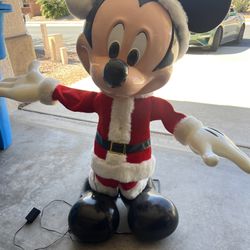 Mickey Signing Christmas