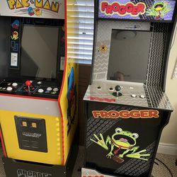 PAC-MAN Arcade Game with 12 Games