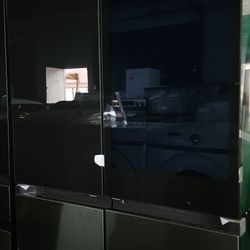 Samsung-Bespoke 28.6 cu. ft.4-Door French Door Refrigerator with AI Family Hub+Stainless Steel panes