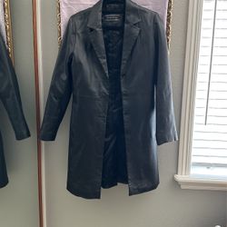 100% Leather Size M