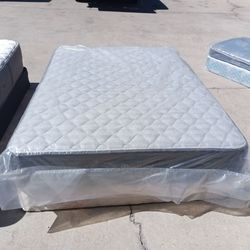 Beautyrest full size mattress and box spring