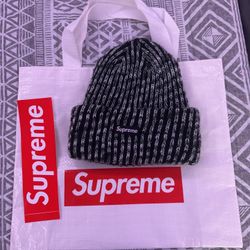 SUPREME BEANIE BLACK