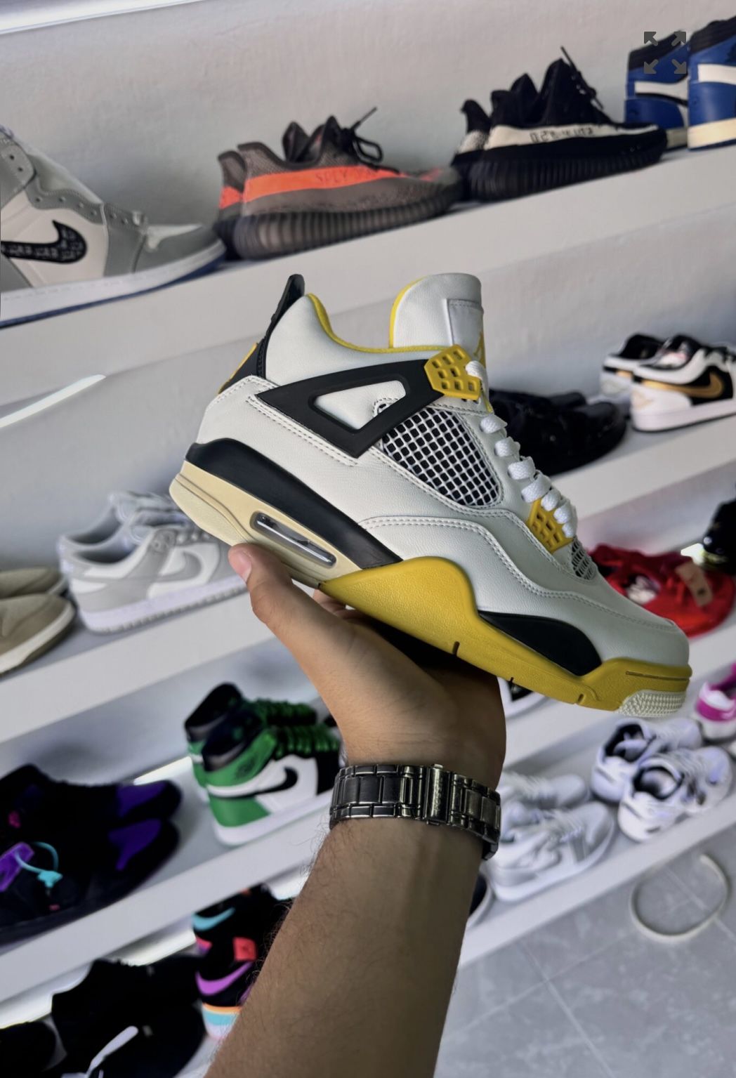 Jordan 4 Vivid Sulfur