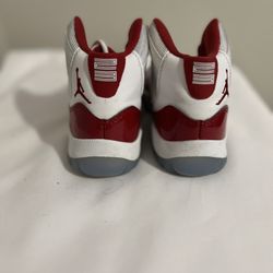 Size 2 1/2  11 Retro High Cherry