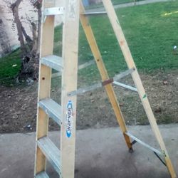 6 'Ft Yellow Werner Ladder 250'  Weight Capacity Aluminum &  Fiberglass  Non - Conductive A Frame  Ladder
