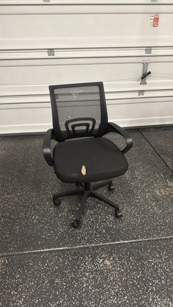 Black Mesh Mid-Back Office Chair