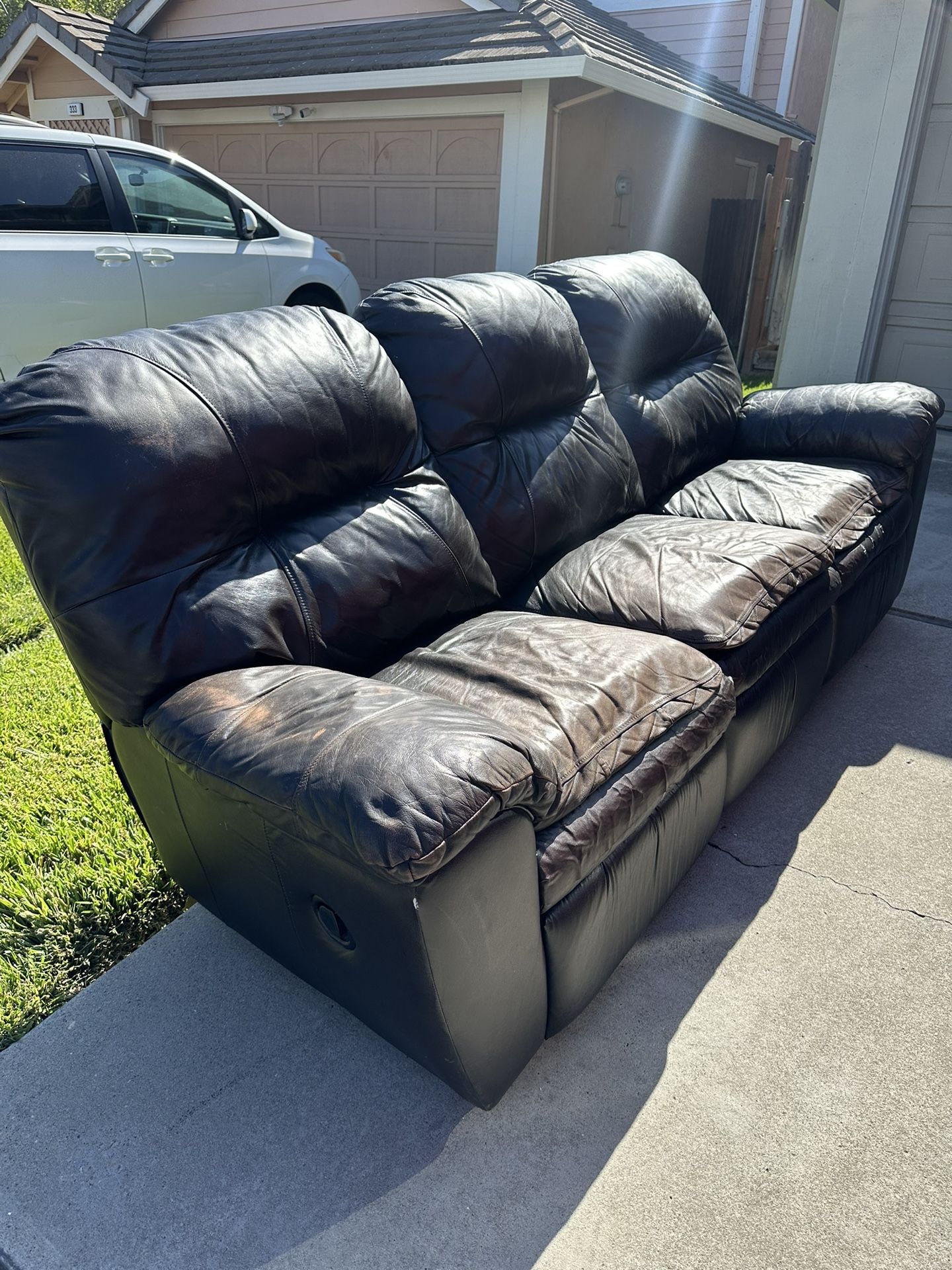 FREE - Full Couch with Reclining Sides