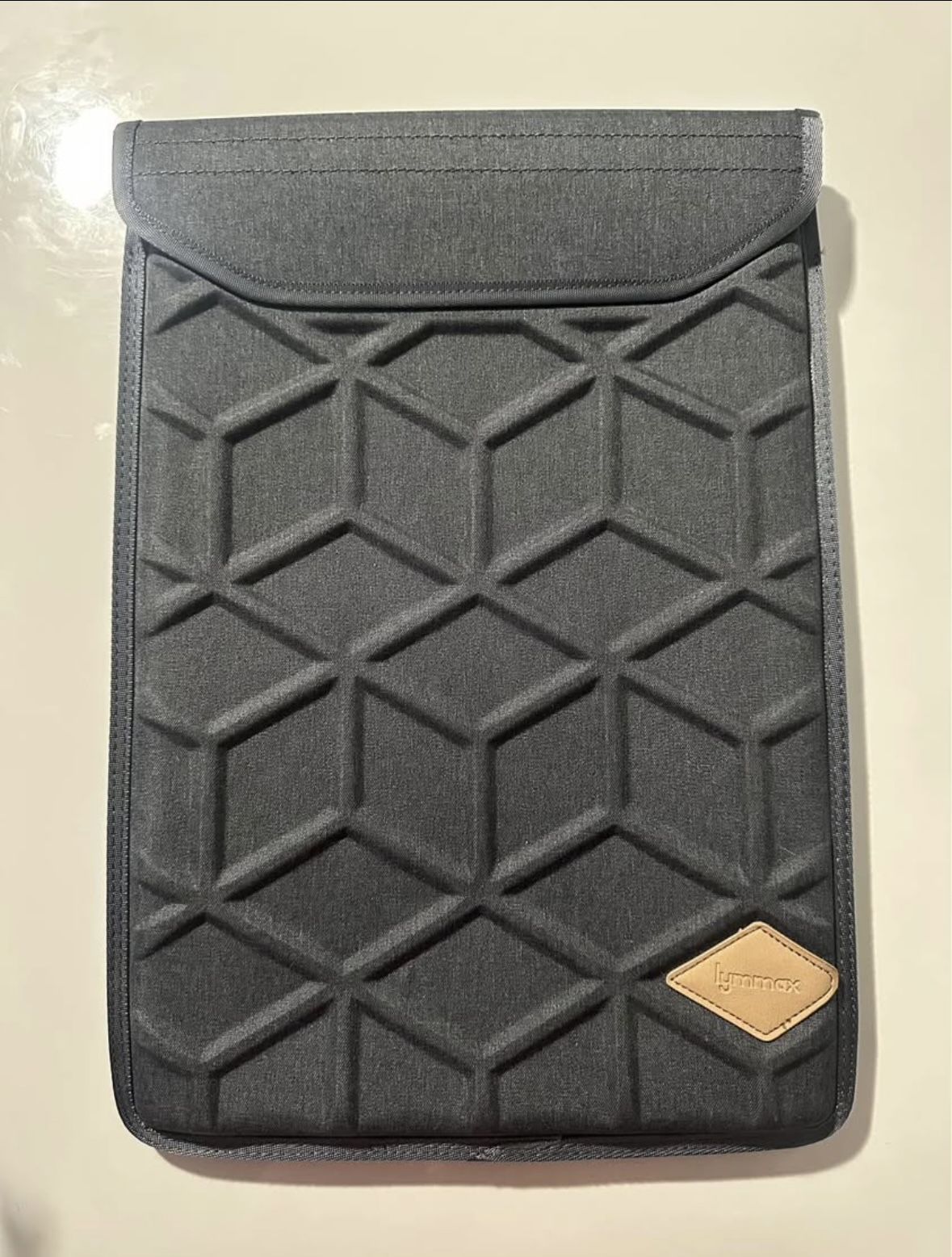 Lymmax 17” protective case for laptop