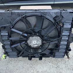 Radiator and Cooling Fan Assembly – VW Touareg 2011–2014