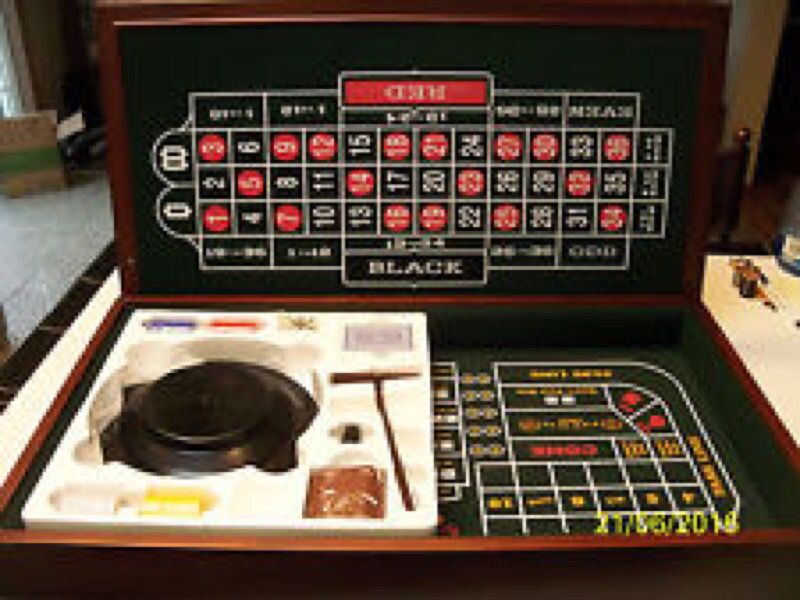 Blackjack,roulette Craps table set
