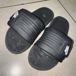 Nike slides youth size 7