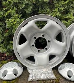 Toyota Tacoma steel wheels, caps and lug nuts for Gen 2 and Gen 3 Tacoma or FJ Cruiser etc.