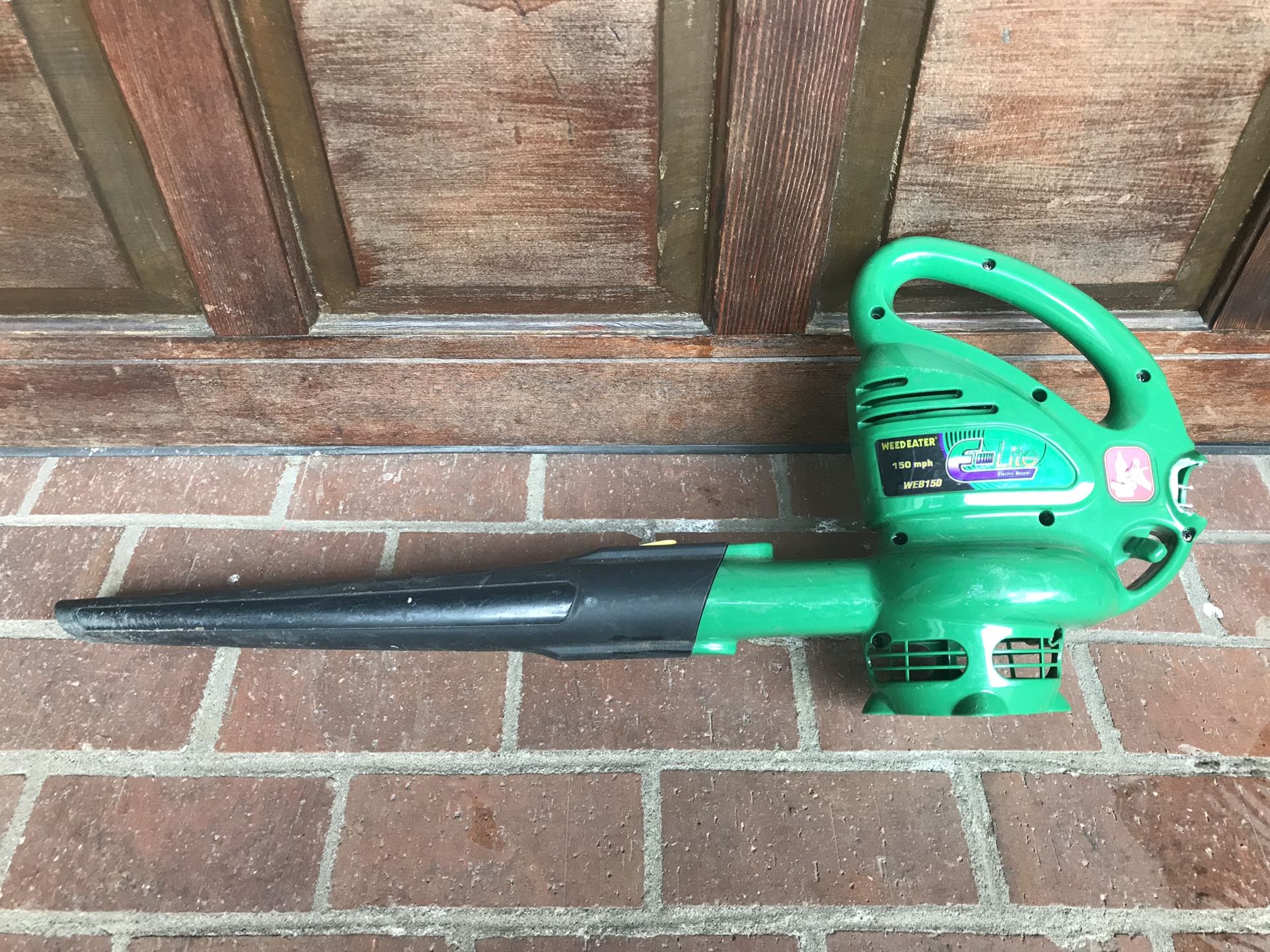 Leaf blower