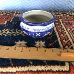 Chinese Vintage Porcelain Planter 