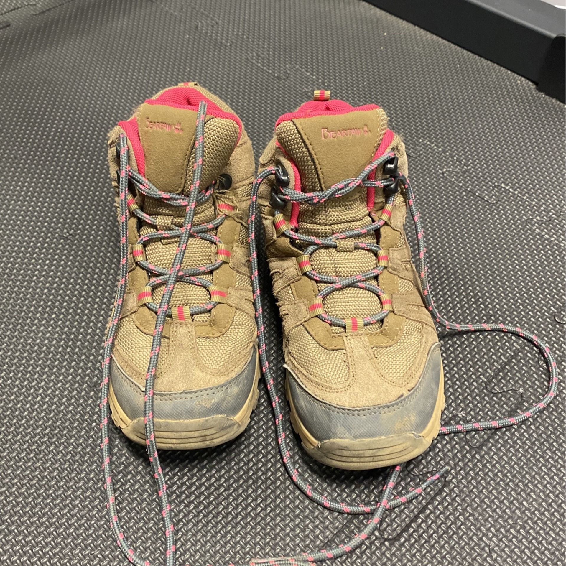 Bearpaw Hiking Boots Kids Size 4