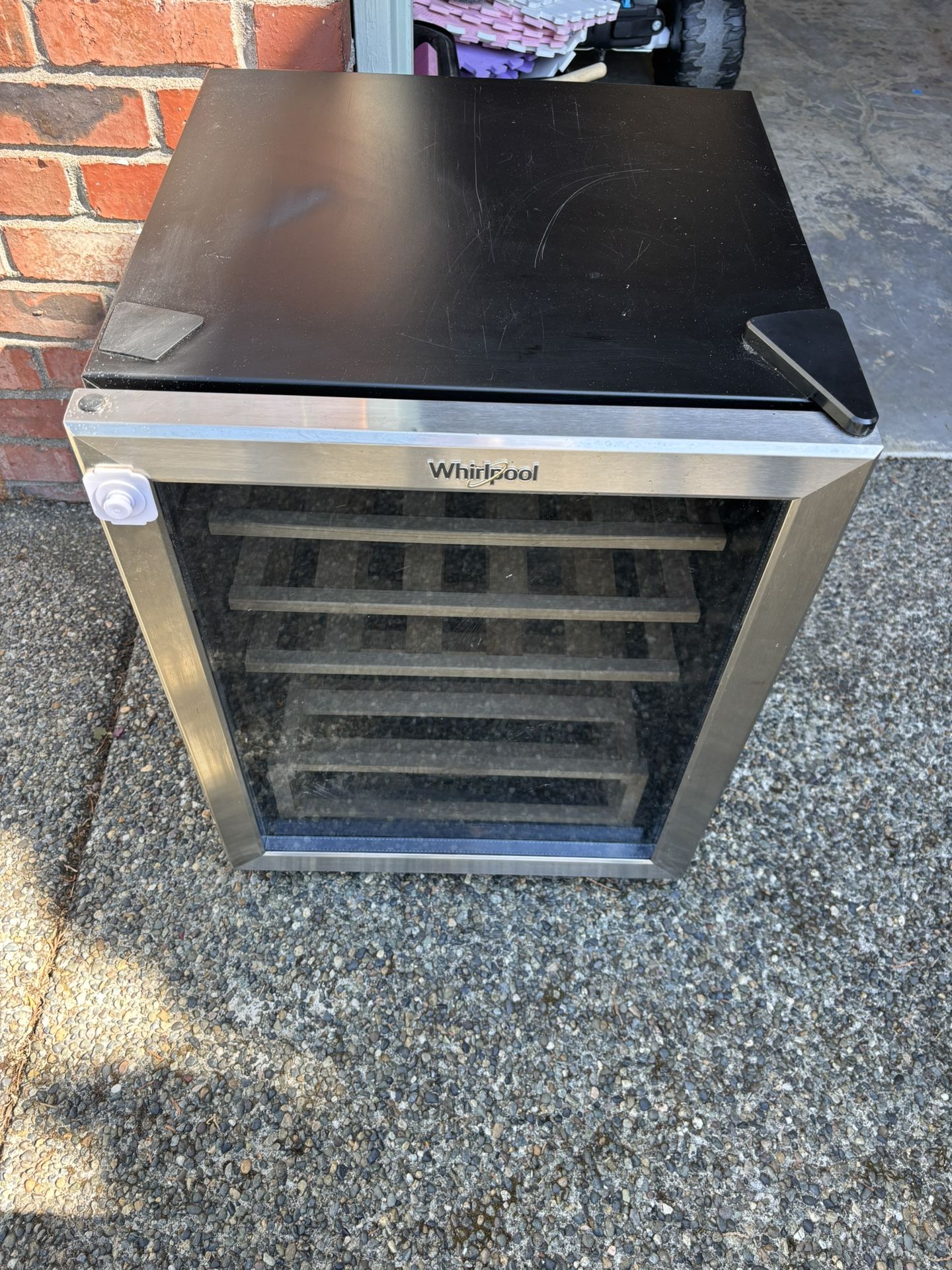 Whirlpool Wine Fridge/ Bev Cooler