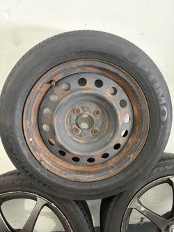 185/60R15 Hankook Optimo H426 Tire with Steel Rim