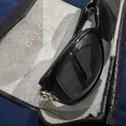 Authentic Gucci Sunglasses with Case- No Scratches on Frames 