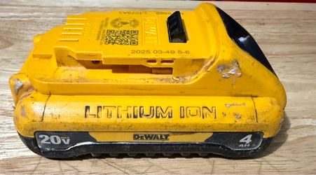 Dewalt Battery