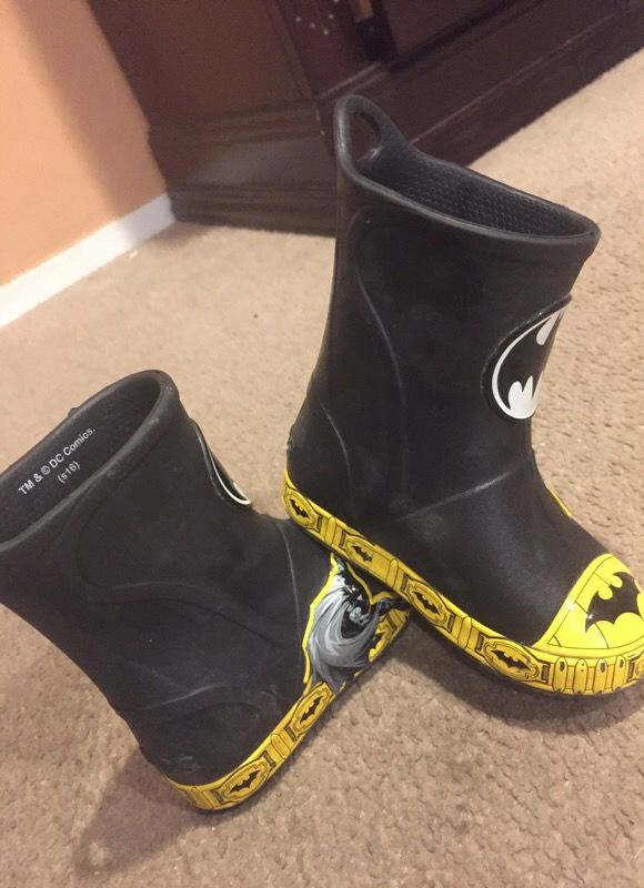 Crocs Batman rain boots size 6