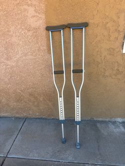 Free crutches, good condition , adjustable height