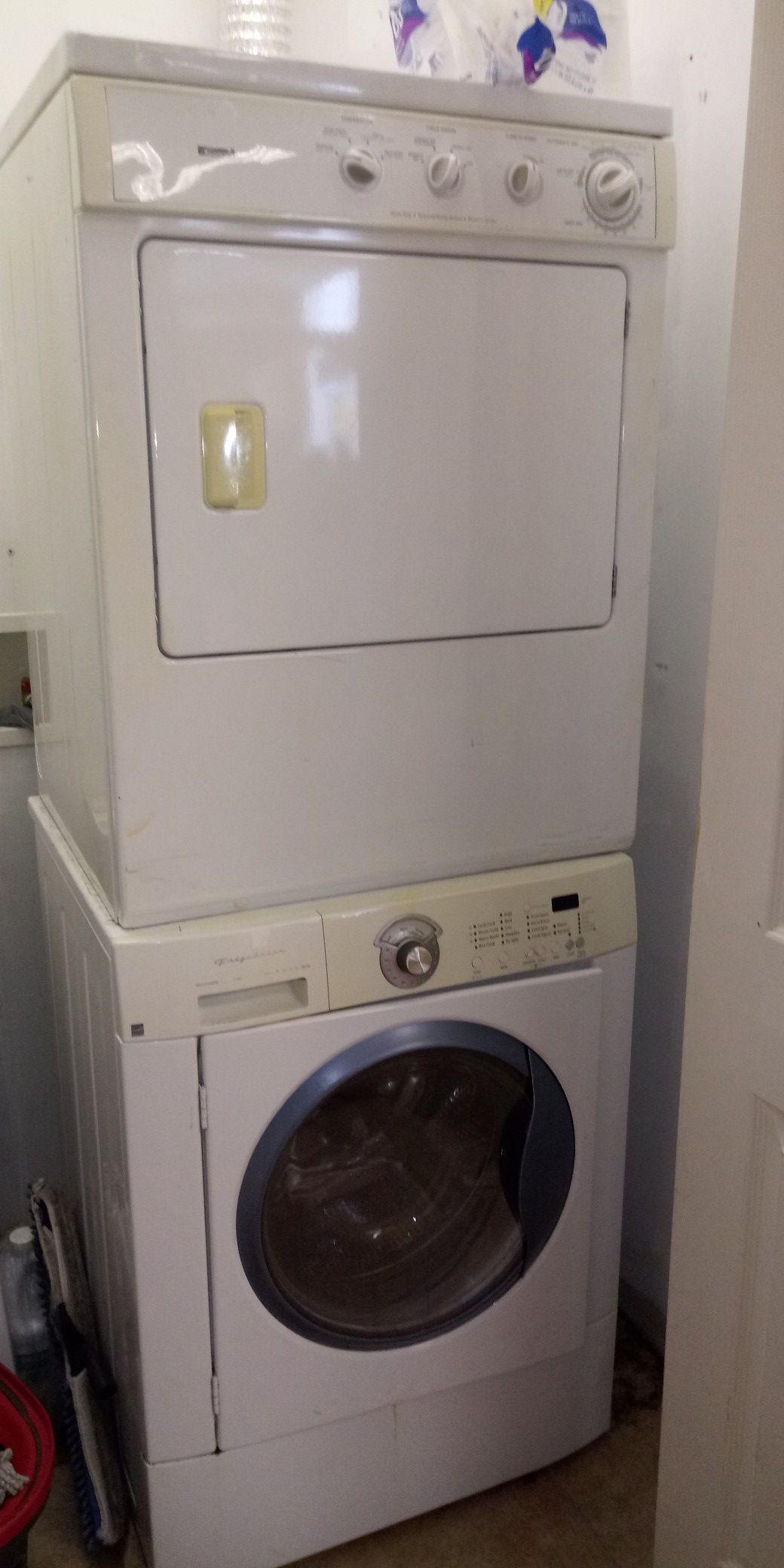 Kenmore dryer and Frigidaire heavyweight washer 27" loader