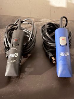 Andis AGC 2-Speed and Ultra Edge Clippers – Lot of 2