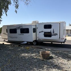 2007 Dutchmen Tundra 31BH Travel Trailer