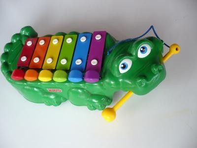 Vintage Fisher Price Musical Alligator Xylophone Pull Toy Green Instrument 1998