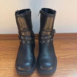 Womens Boots Size 8M Pop Billboard Black Ankle with Buckles