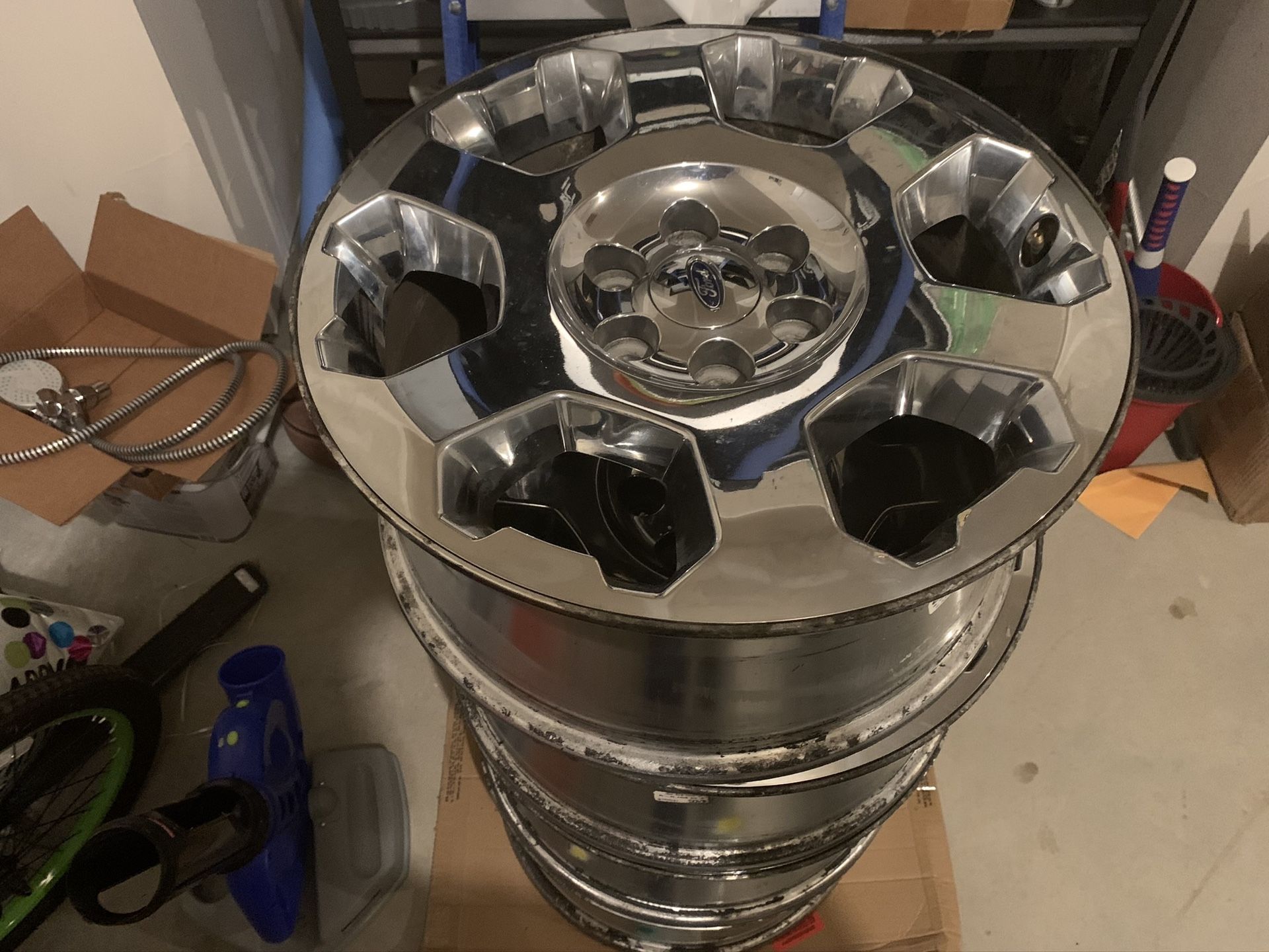 Rims that came off a 2013 f150 size 20