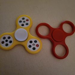 2 Fidget Spinners