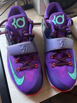 KD 7 purple lightening men’s Nike shoes size 7Y