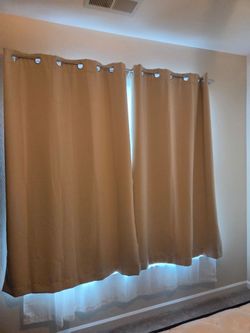 Curtain set with double rod