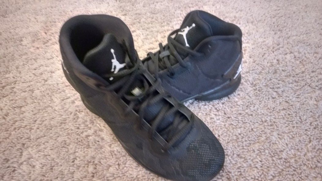 Black Air Jordan size 7 Y new