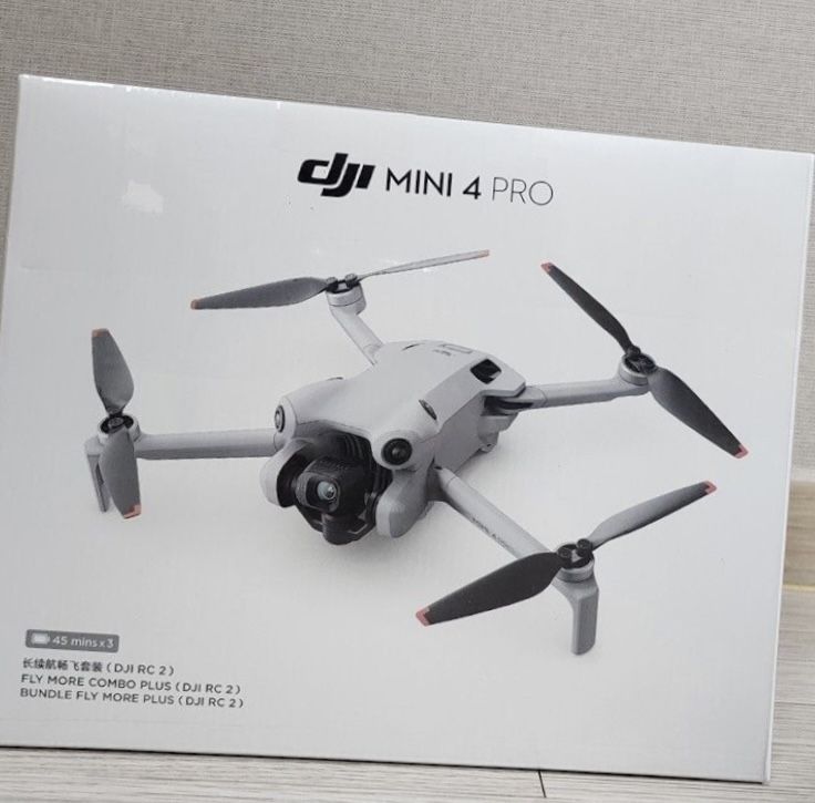 DJI Mini 4 Pro Fly More Combo
