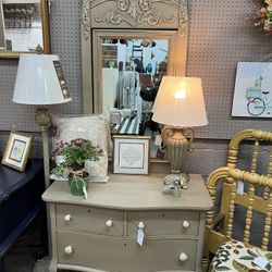 Dresser / Mirror - Booth  555 @ You Never Know, 1218 College st, Clarksville , TN