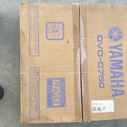 Yamaha DVD-c750